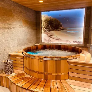 chalet-pleine-vue-spa.hotels-rhonealpes.com/
